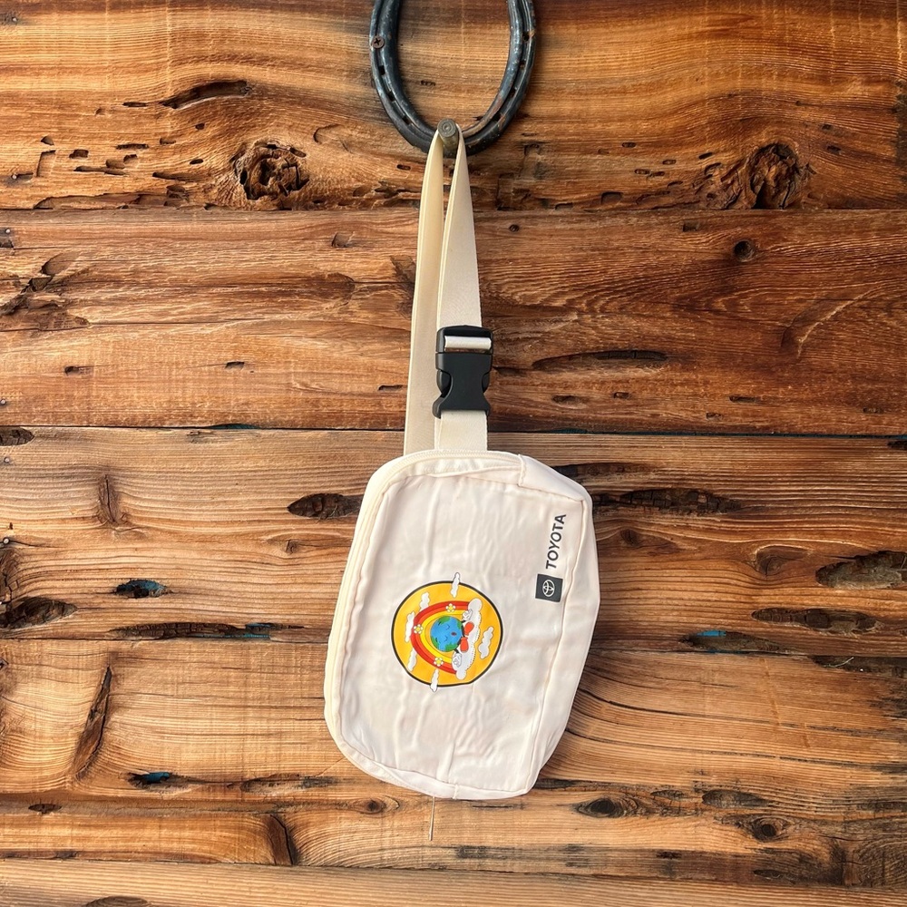 TOYOTA | Cream Off-White Crossbody Fanny Pack - Picture 2 of 6